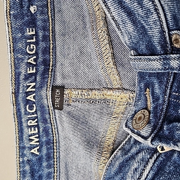 American Eagle distressed style size 4 stretch mom jeans - Picture 6 of 8